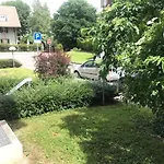Geneva Bernex - Shared Appartement Roomate Homestay - Tramway 14 Tpg - Viarhona